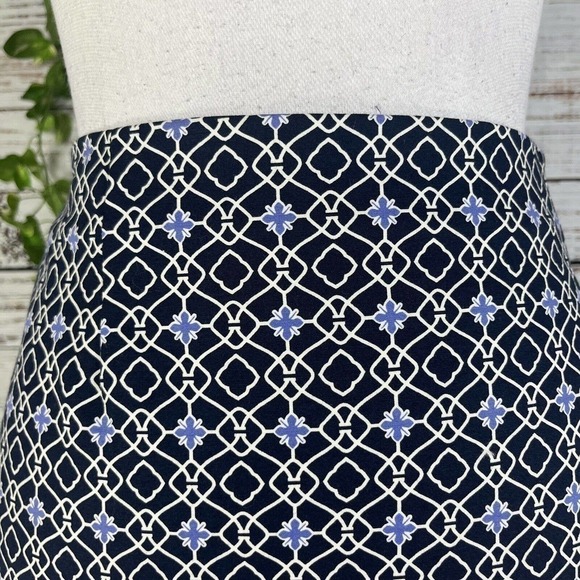 Charter Club Skirt size 10 Navy blue Purple Straight Knee Stretch Casual Career - Picture 5 of 10